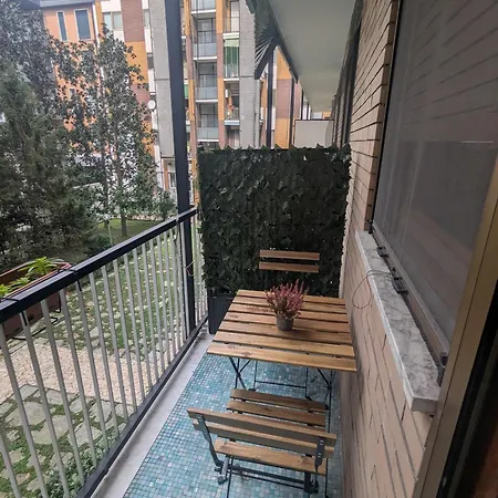Cozy In A Shared Close To Linate Airport Stanza In Condiviso A Due Passi Da Linate Séjour chez l'habitant Milan
